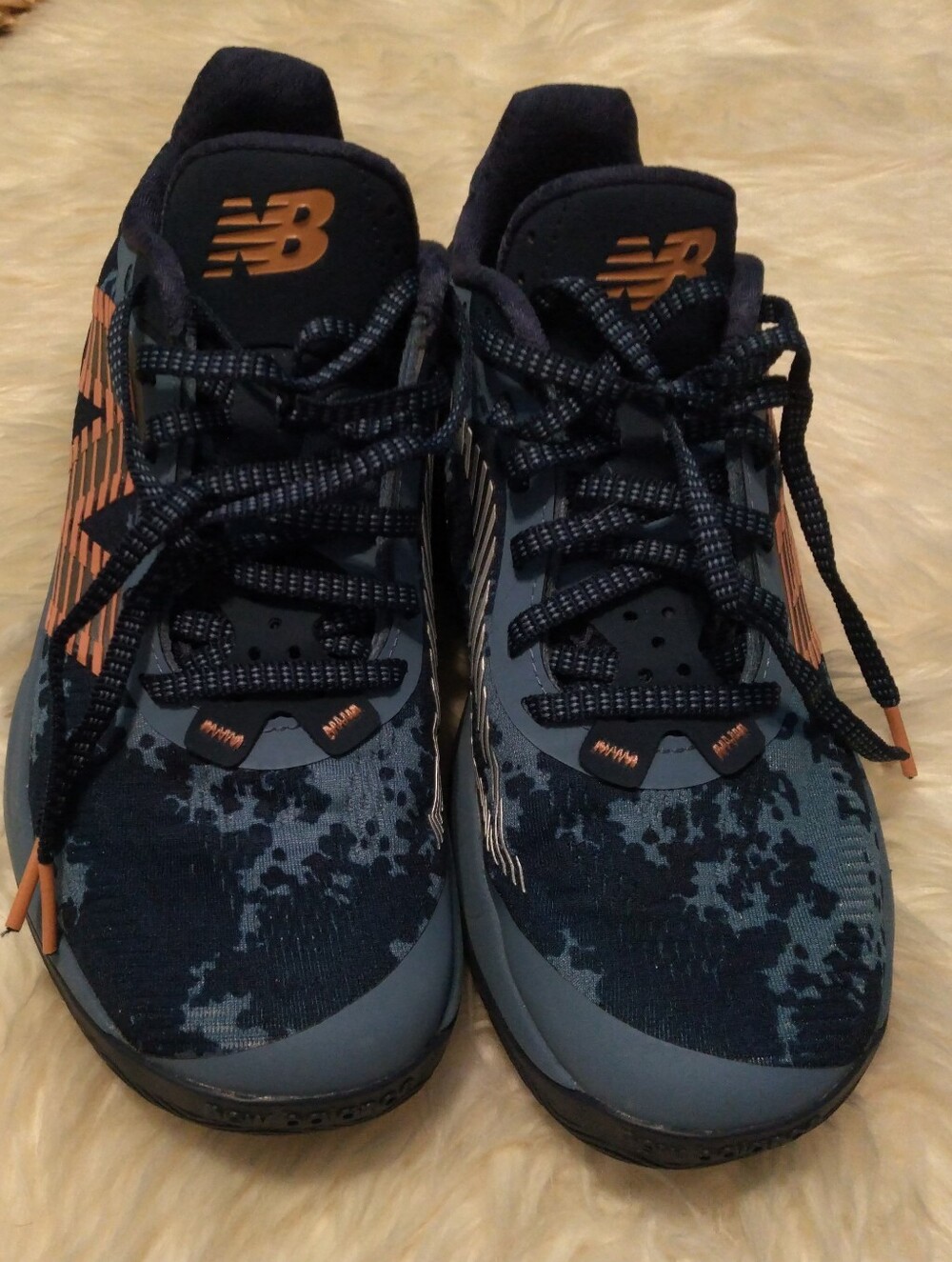 New Balance Two WXY V5 Men's Low Top Lace-Up Basketball Sneakers Size 6